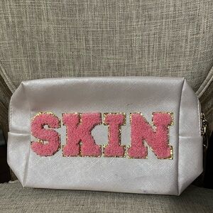 Cosmetic bag